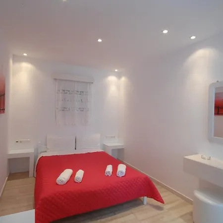 ميلينا Mykonos Town