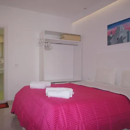 ميلينا Mykonos Town