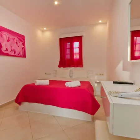 ميلينا Mykonos Town